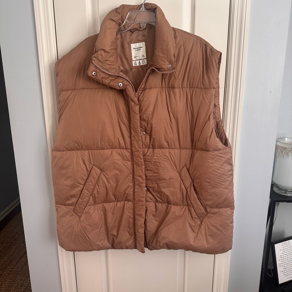 Abercrombie & Fitch Tan Puffer Jacket